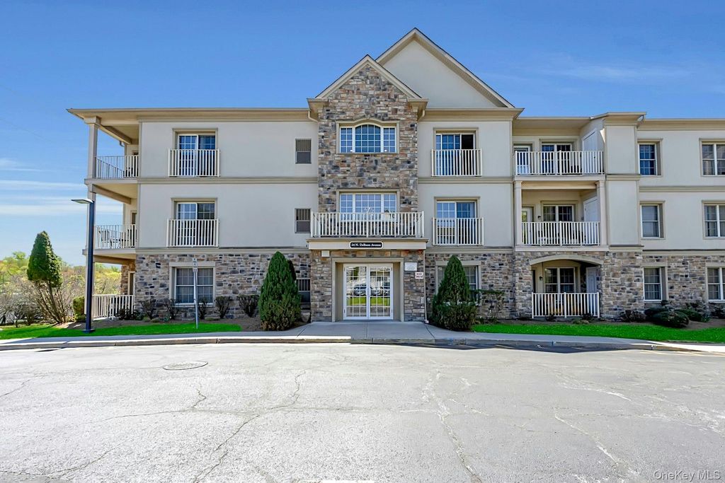 24 N De Baun Avenue 302, Suffern, NY 10901