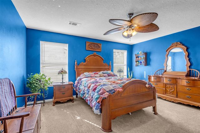 106 Harbour Town Way, Conroe, TX 77356