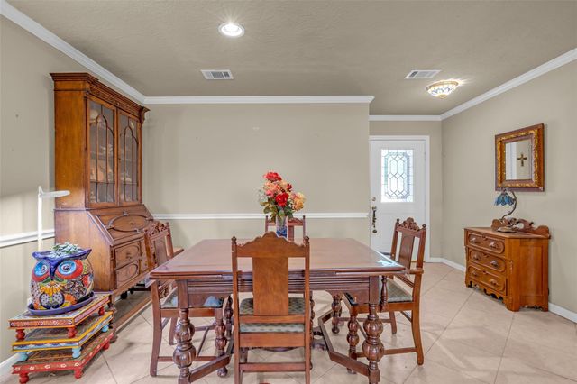 106 Harbour Town Way, Conroe, TX 77356