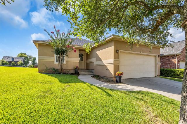 106 Harbour Town Way, Conroe, TX 77356