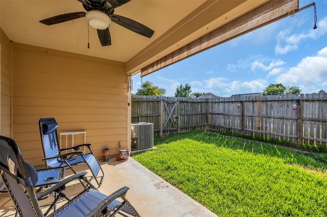 106 Harbour Town Way, Conroe, TX 77356