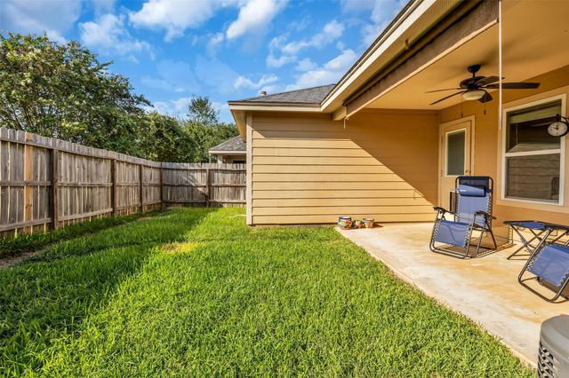 106 Harbour Town Way, Conroe, TX 77356