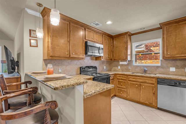106 Harbour Town Way, Conroe, TX 77356