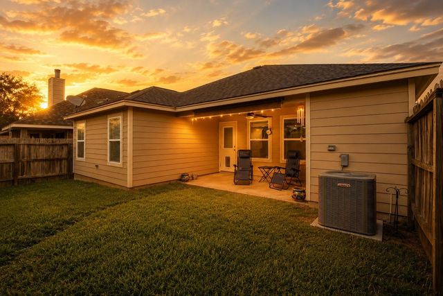 106 Harbour Town Way, Conroe, TX 77356
