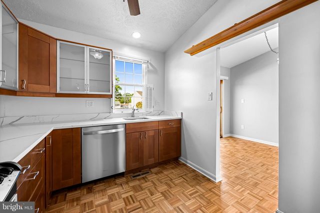 520 HOLLY HUNT RD, Middle River, MD 21220