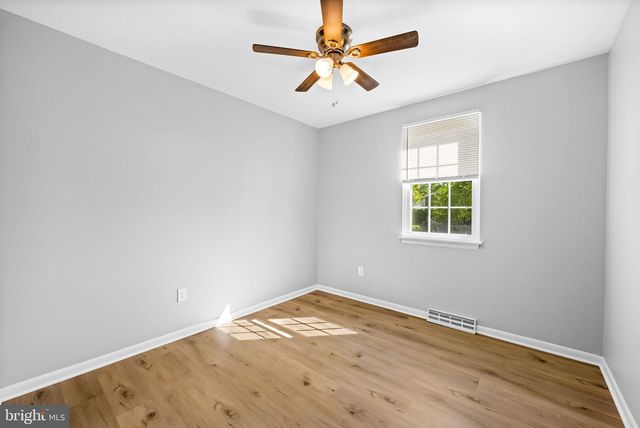 520 HOLLY HUNT RD, Middle River, MD 21220