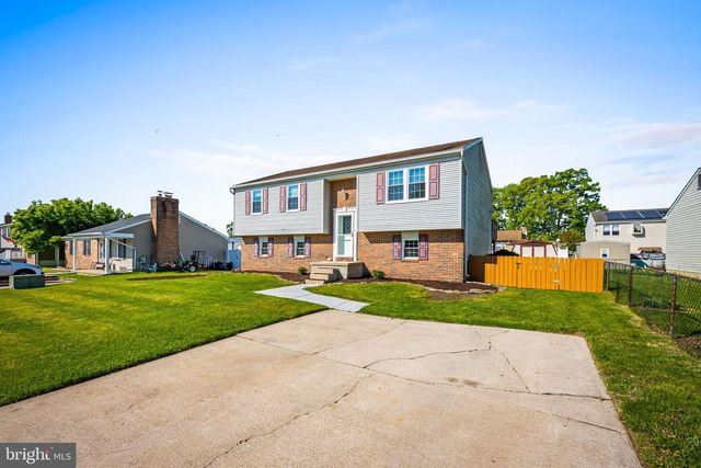 520 HOLLY HUNT RD, Middle River, MD 21220