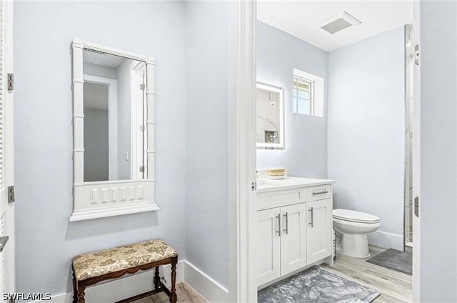 62 Dolphin CIR, Naples, FL 34113