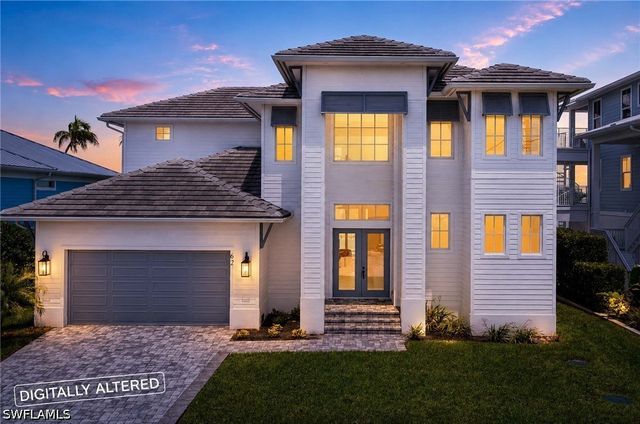 62 Dolphin CIR, Naples, FL 34113