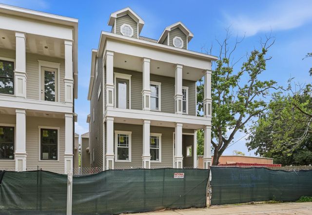 312 W 9th St, Houston, TX 77007