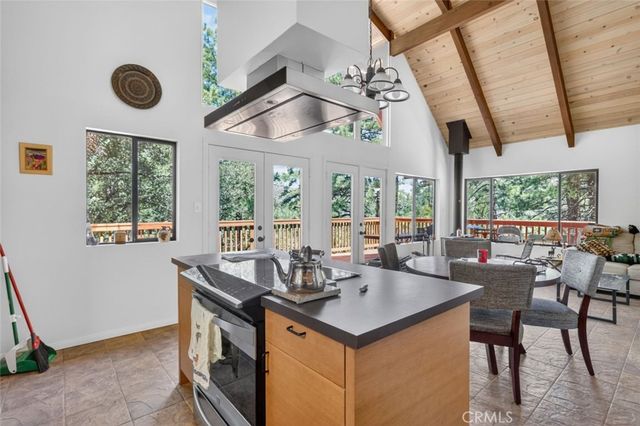 1523 Lassen Way, Pine Mountain Club, CA 93222