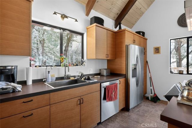 1523 Lassen Way, Pine Mountain Club, CA 93222