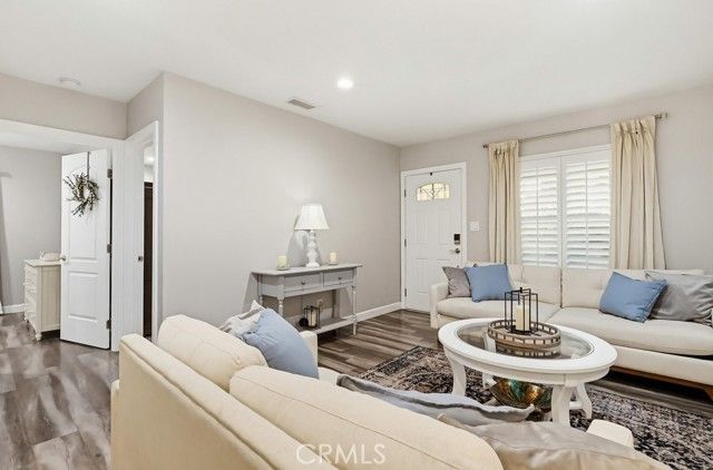 9542 Paramount, Downey, CA 90240