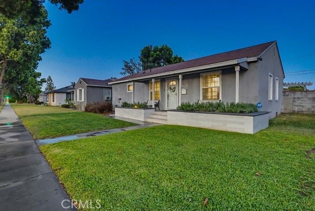 9542 Paramount, Downey, CA 90240