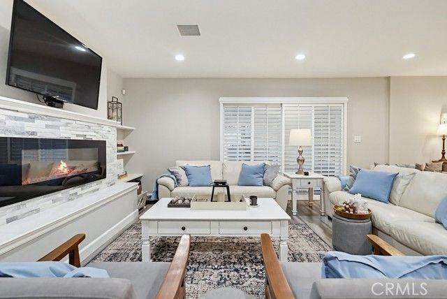 9542 Paramount, Downey, CA 90240