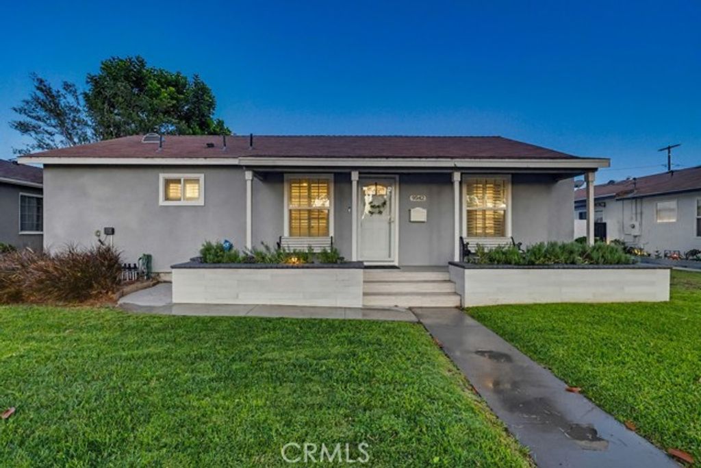 9542 Paramount, Downey, CA 90240