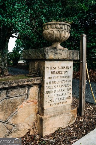 532 Winding Rose Drive, Hoschton, GA 30548