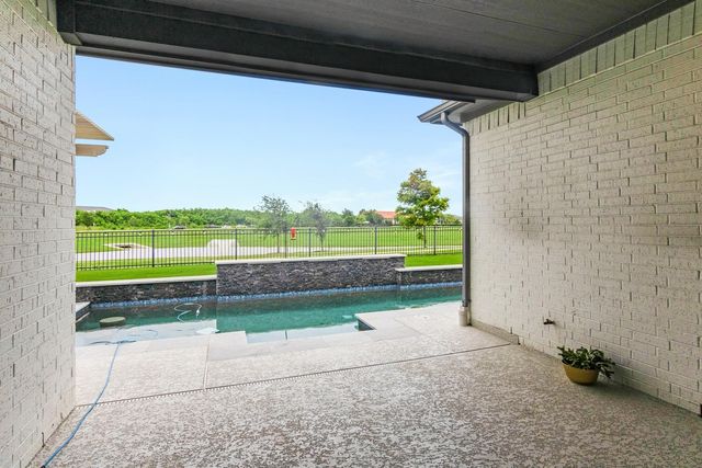 629 Beachman Shore Lane, La Porte, TX 77571