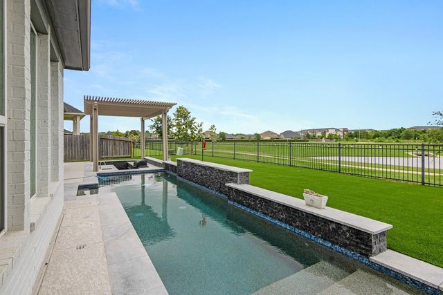 629 Beachman Shore Lane, La Porte, TX 77571