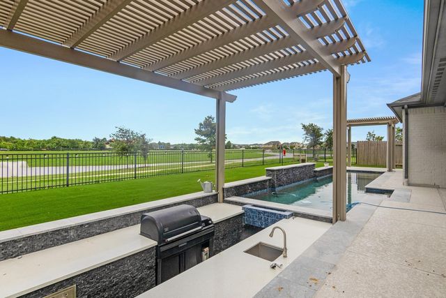629 Beachman Shore Lane, La Porte, TX 77571