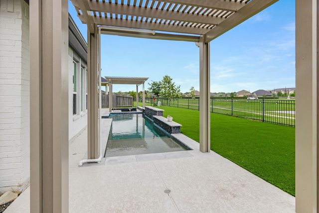 629 Beachman Shore Lane, La Porte, TX 77571