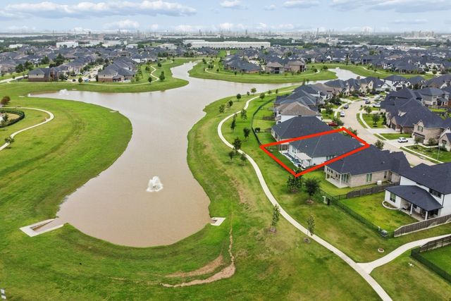 629 Beachman Shore Lane, La Porte, TX 77571