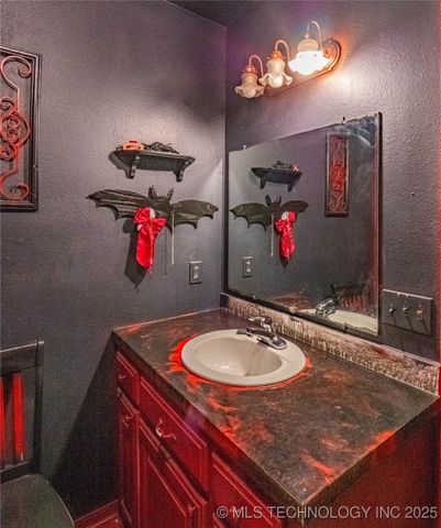 285 NW Miami Avenue, Krebs, OK 74501
