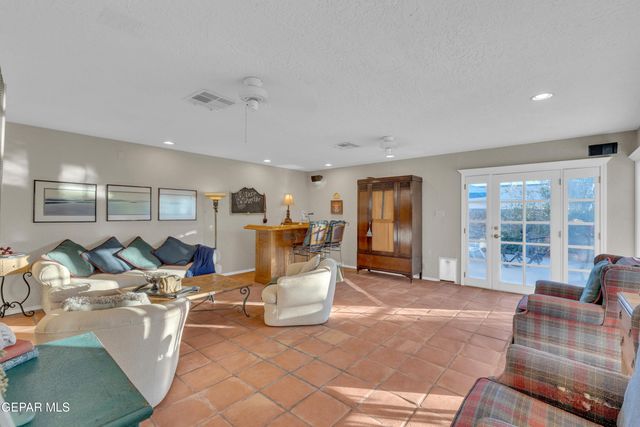 6704 PASEO REDONDO Avenue, El Paso, TX 79912