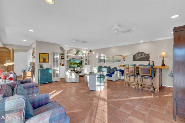 6704 PASEO REDONDO Avenue, El Paso, TX 79912