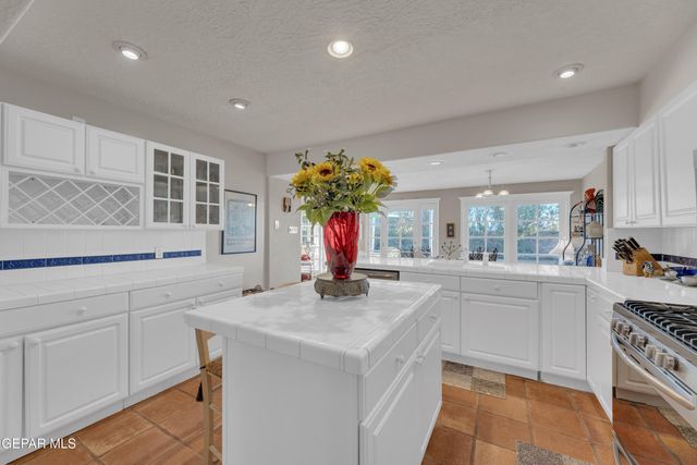 6704 PASEO REDONDO Avenue, El Paso, TX 79912