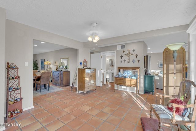 6704 PASEO REDONDO Avenue, El Paso, TX 79912