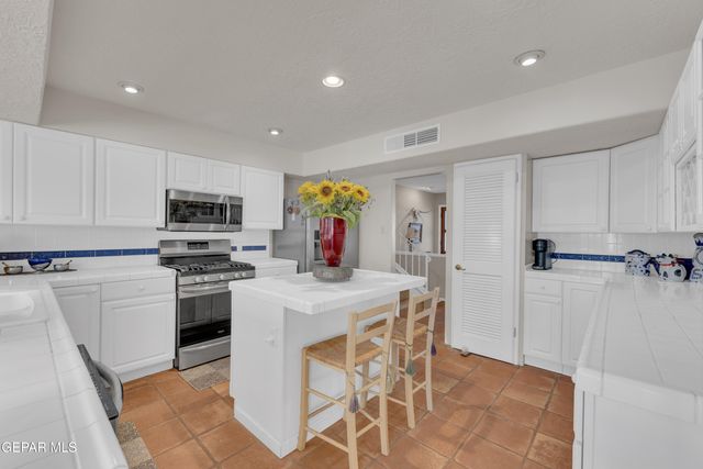 6704 PASEO REDONDO Avenue, El Paso, TX 79912