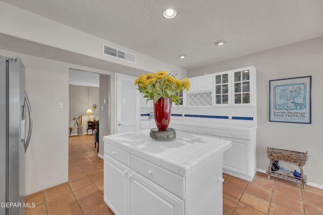 6704 PASEO REDONDO Avenue, El Paso, TX 79912