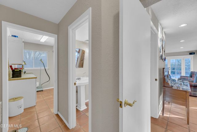 6704 PASEO REDONDO Avenue, El Paso, TX 79912