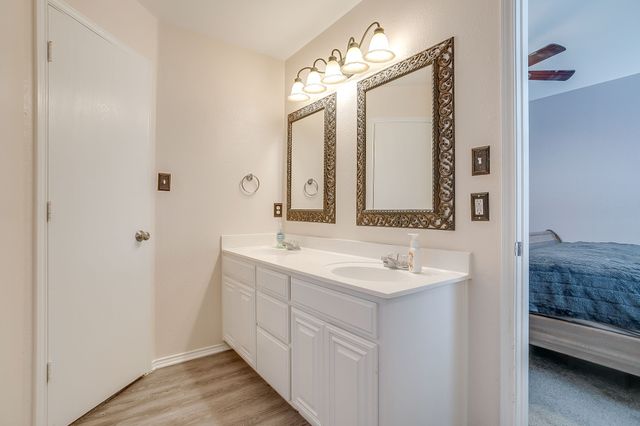 938 Jacobs Crossing Court, Burleson, TX 76028