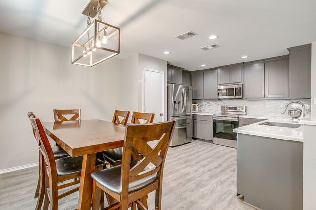 938 Jacobs Crossing Court, Burleson, TX 76028