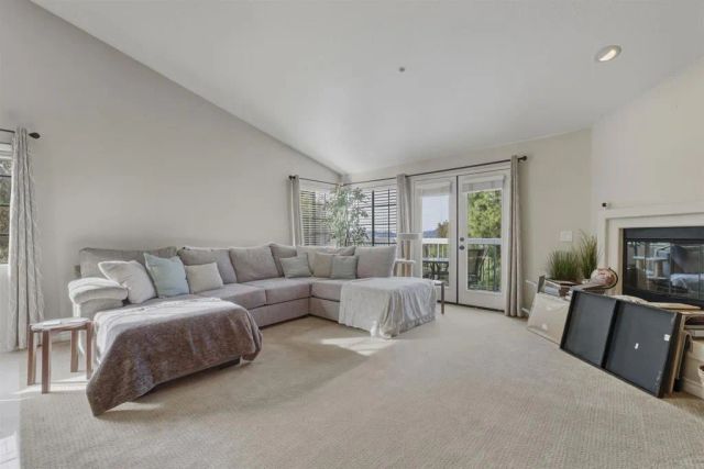 16458 Avenida Venusto E, San Diego, CA 92128