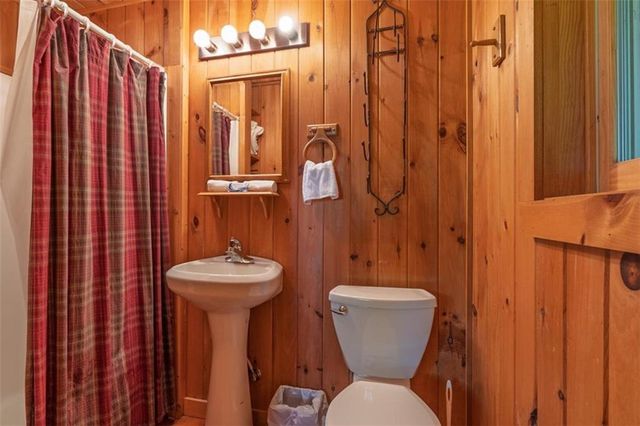 1049 Rockwater Road, Ellijay, GA 30536