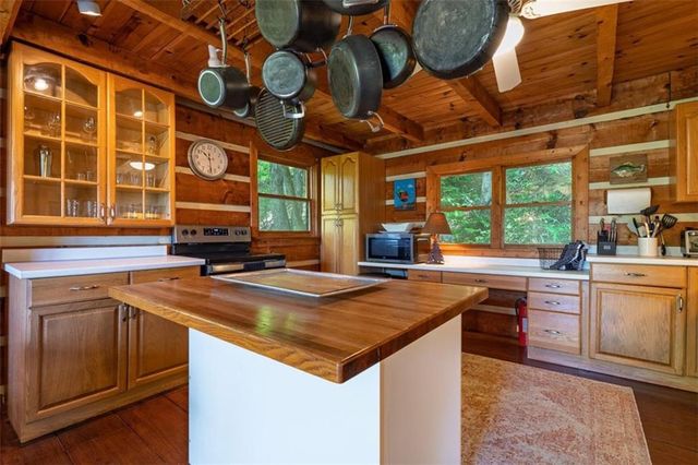 1049 Rockwater Road, Ellijay, GA 30536