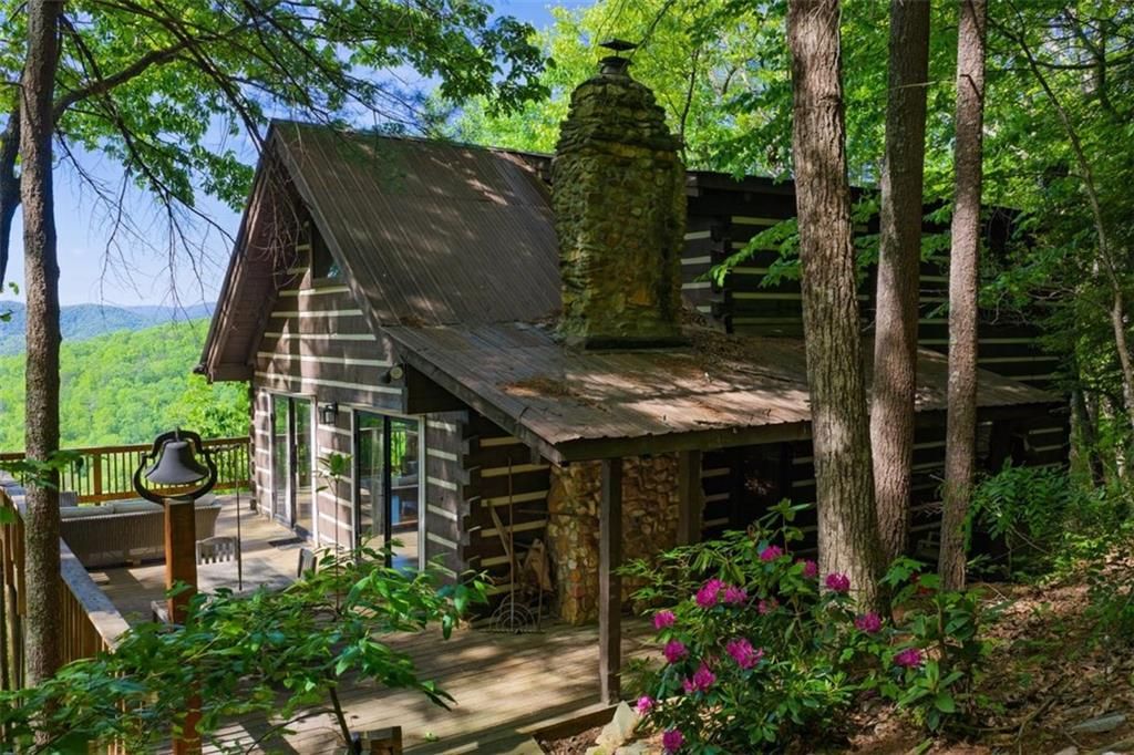 1049 Rockwater Road, Ellijay, GA 30536