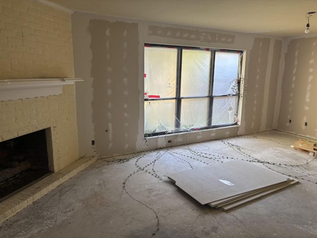 203 Briar Hill Drive N, Houston, TX 77042