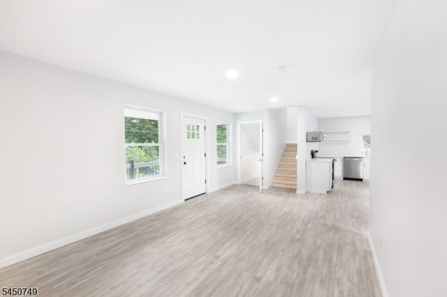 33 Allamuchy Trl, Byram Twp., NJ 07821