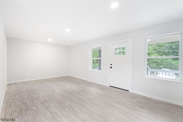 33 Allamuchy Trl, Byram Twp., NJ 07821