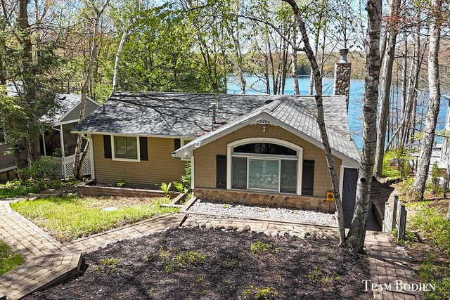 11320 Alpine Road, Canadian Lakes, MI 49346