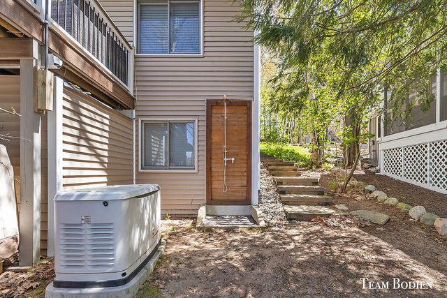 11320 Alpine Road, Canadian Lakes, MI 49346