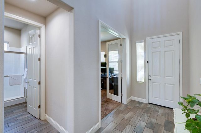 3211 Salem Avenue, Clovis, CA 93619