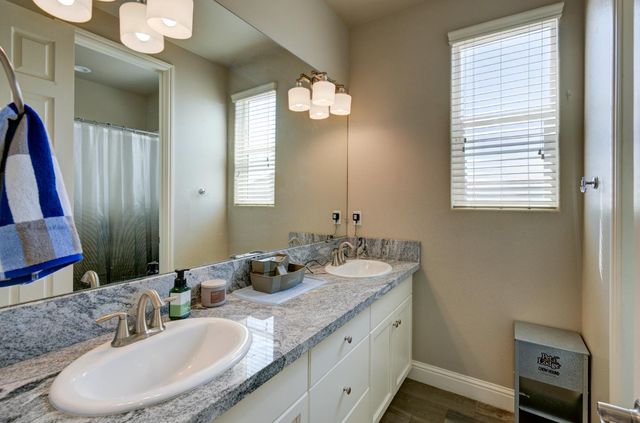 3211 Salem Avenue, Clovis, CA 93619