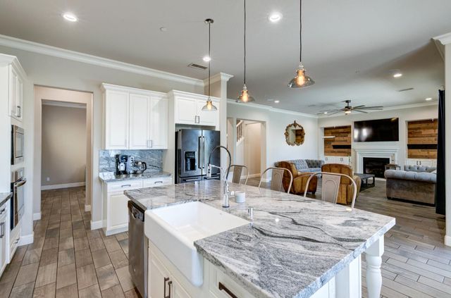 3211 Salem Avenue, Clovis, CA 93619