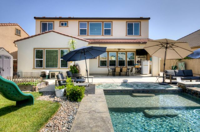 3211 Salem Avenue, Clovis, CA 93619