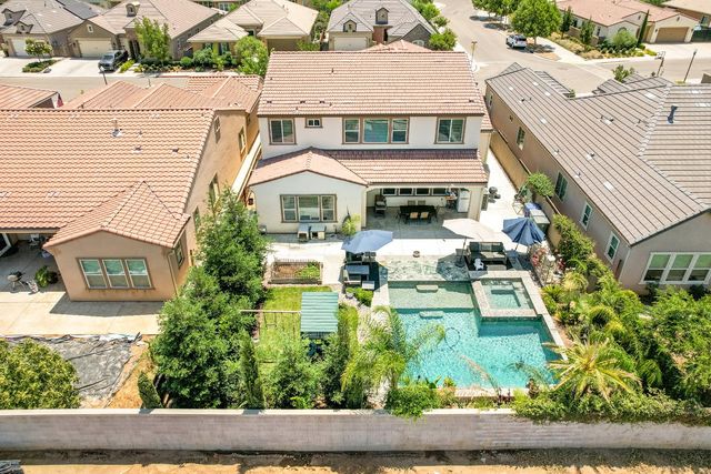 3211 Salem Avenue, Clovis, CA 93619